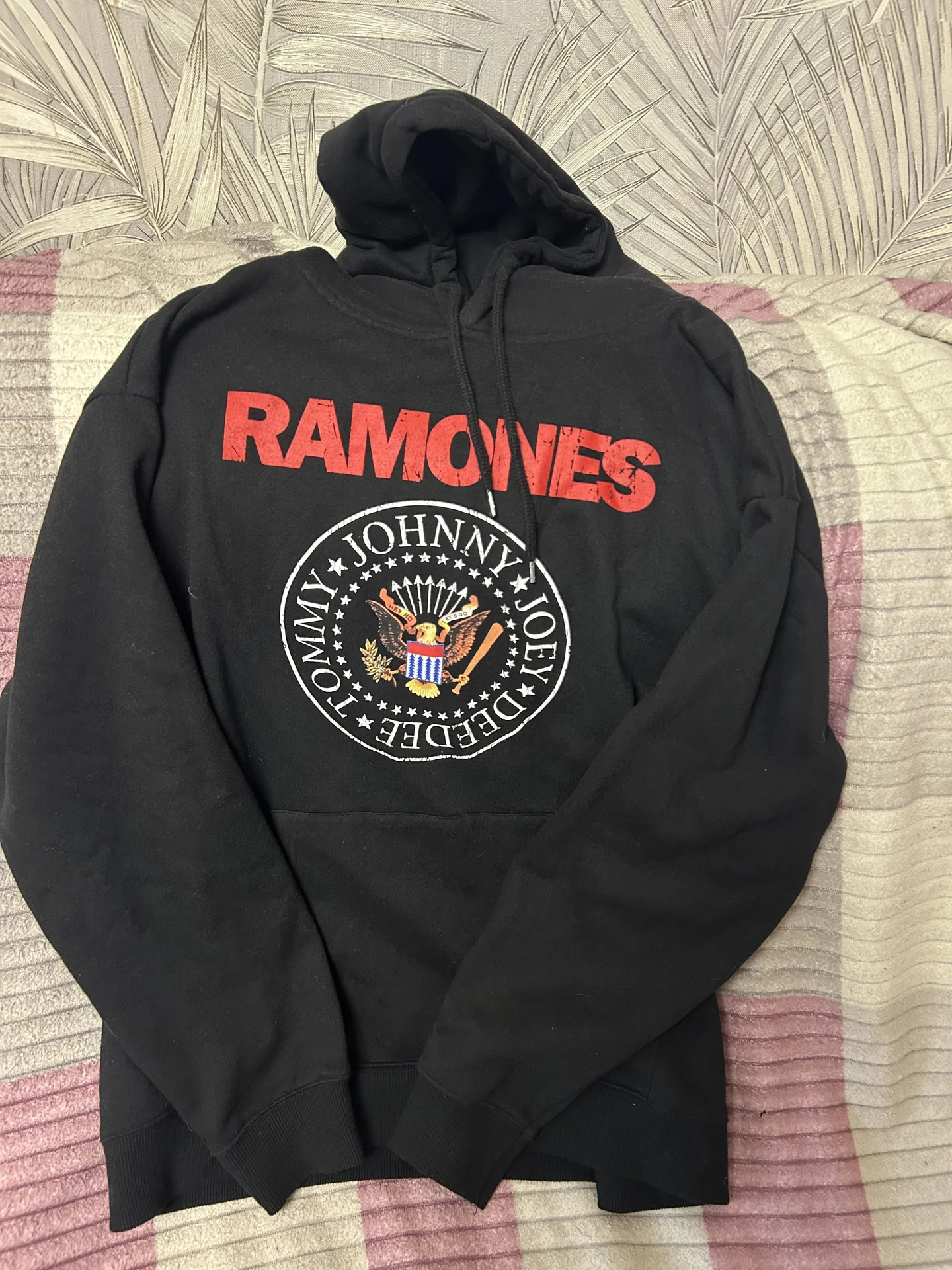 кофта pull&bear ramones - изображение 1