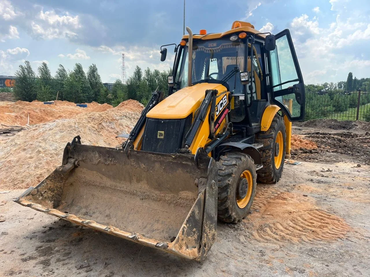 Аренда экскаватора-погрузчика jcb - изображение 1