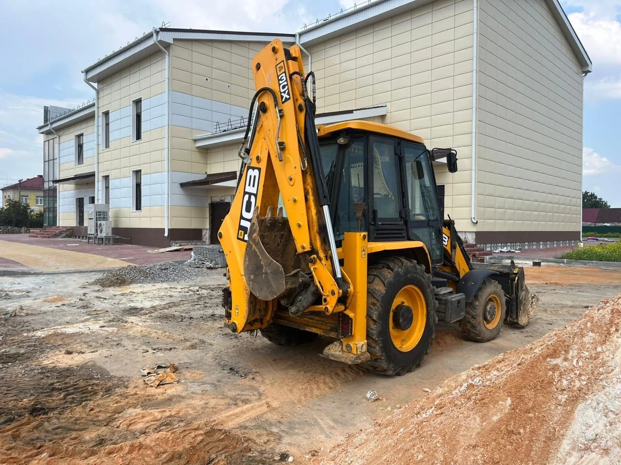 Аренда экскаватора-погрузчика jcb - миниатюра 2