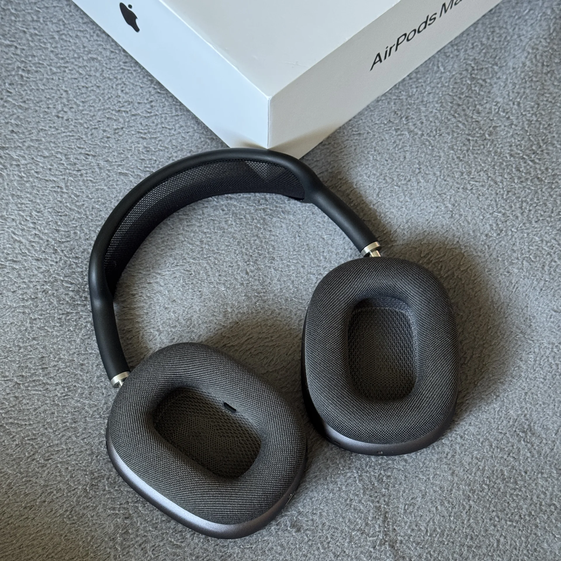 AirPods Max чёрные | новые - миниатюра 2