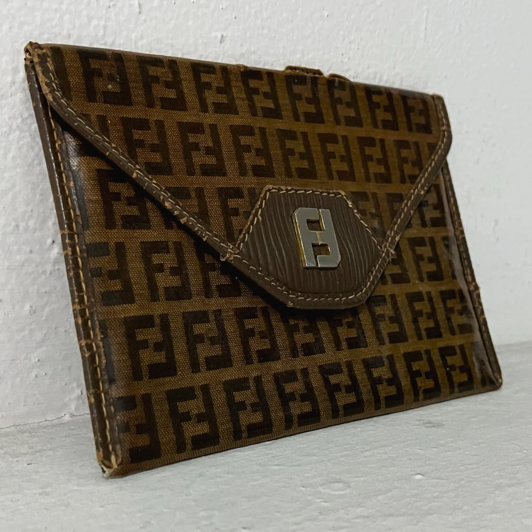 Кожаная сумка конверт Fendi Фенди винтаж 80-е