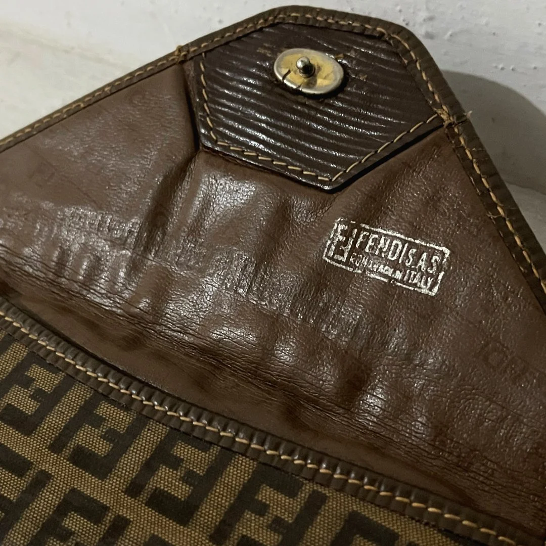 Кожаная сумка конверт Fendi Фенди винтаж 80-е - миниатюра 2