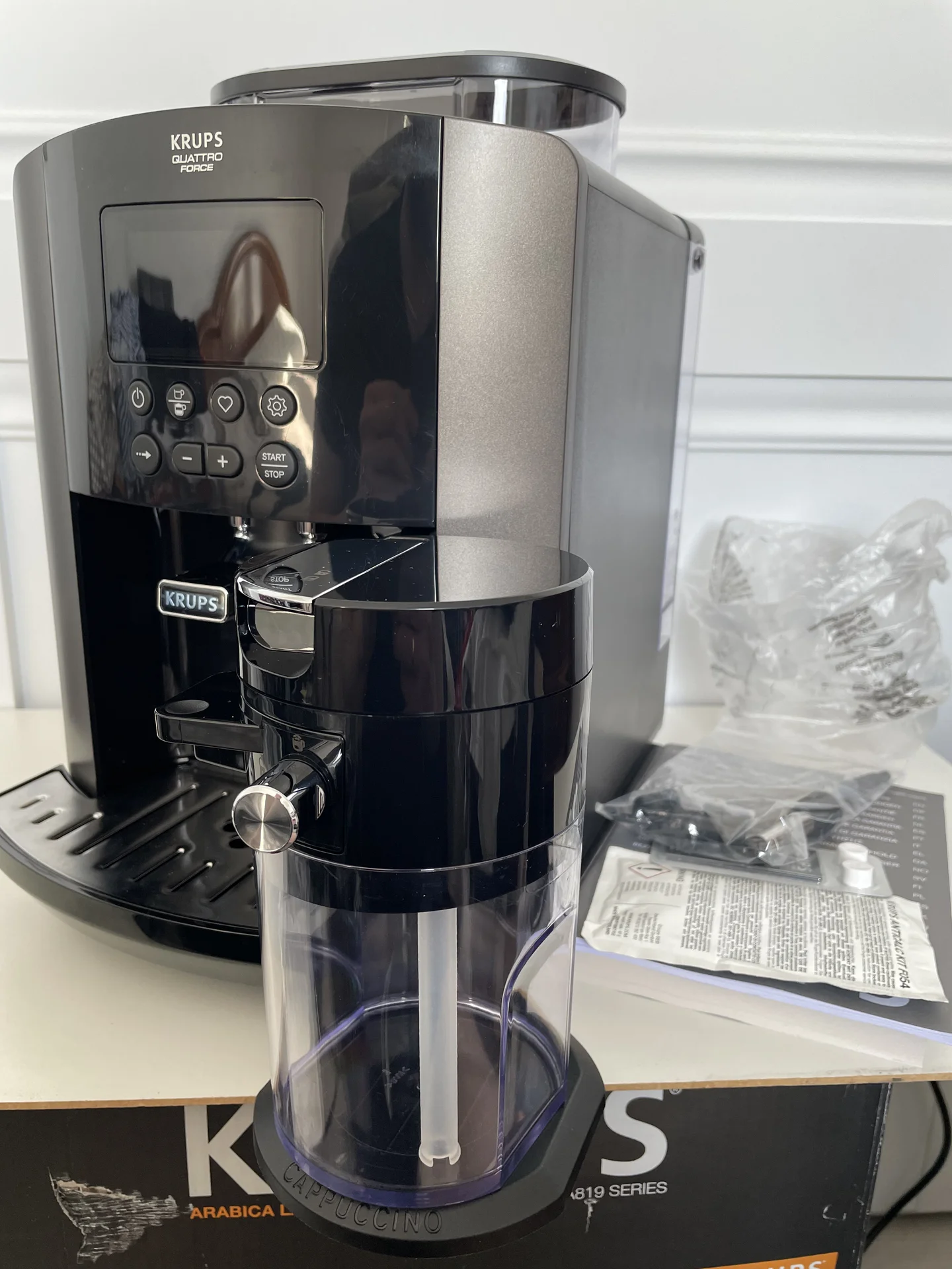 Кофемашина KRUPS EA819E10/70L - изображение 1
