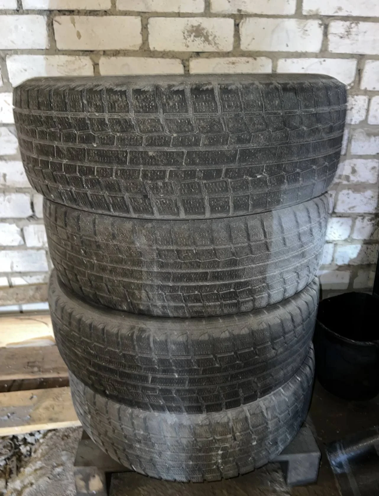 Шины Yokohama Iceguard IG20 215/60R17 - изображение 1