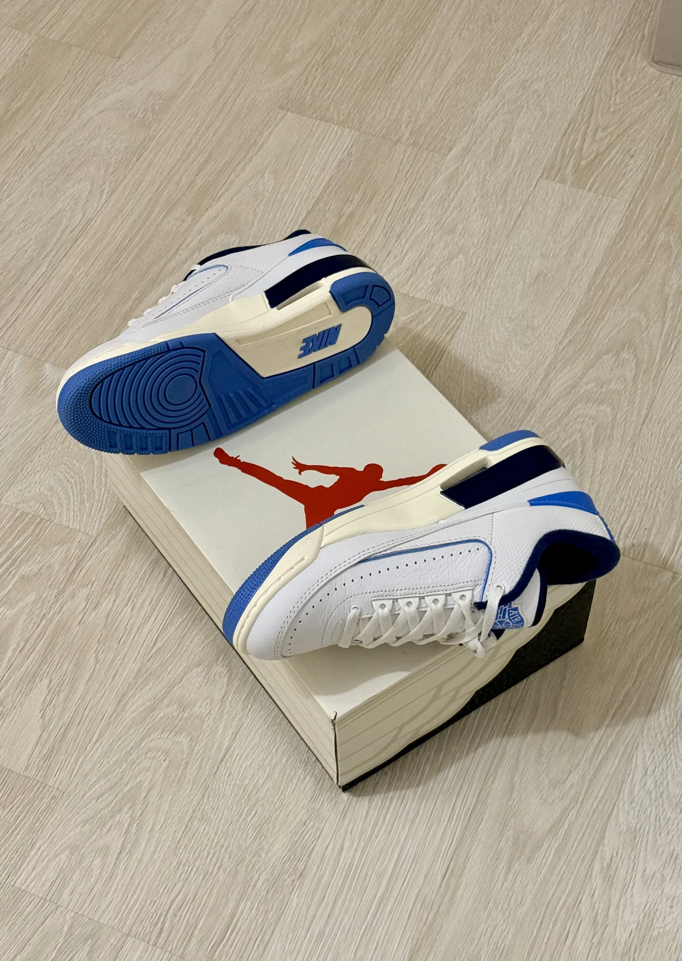 Nike Jordan 2/3 «UNC» (оригинал) - миниатюра 4