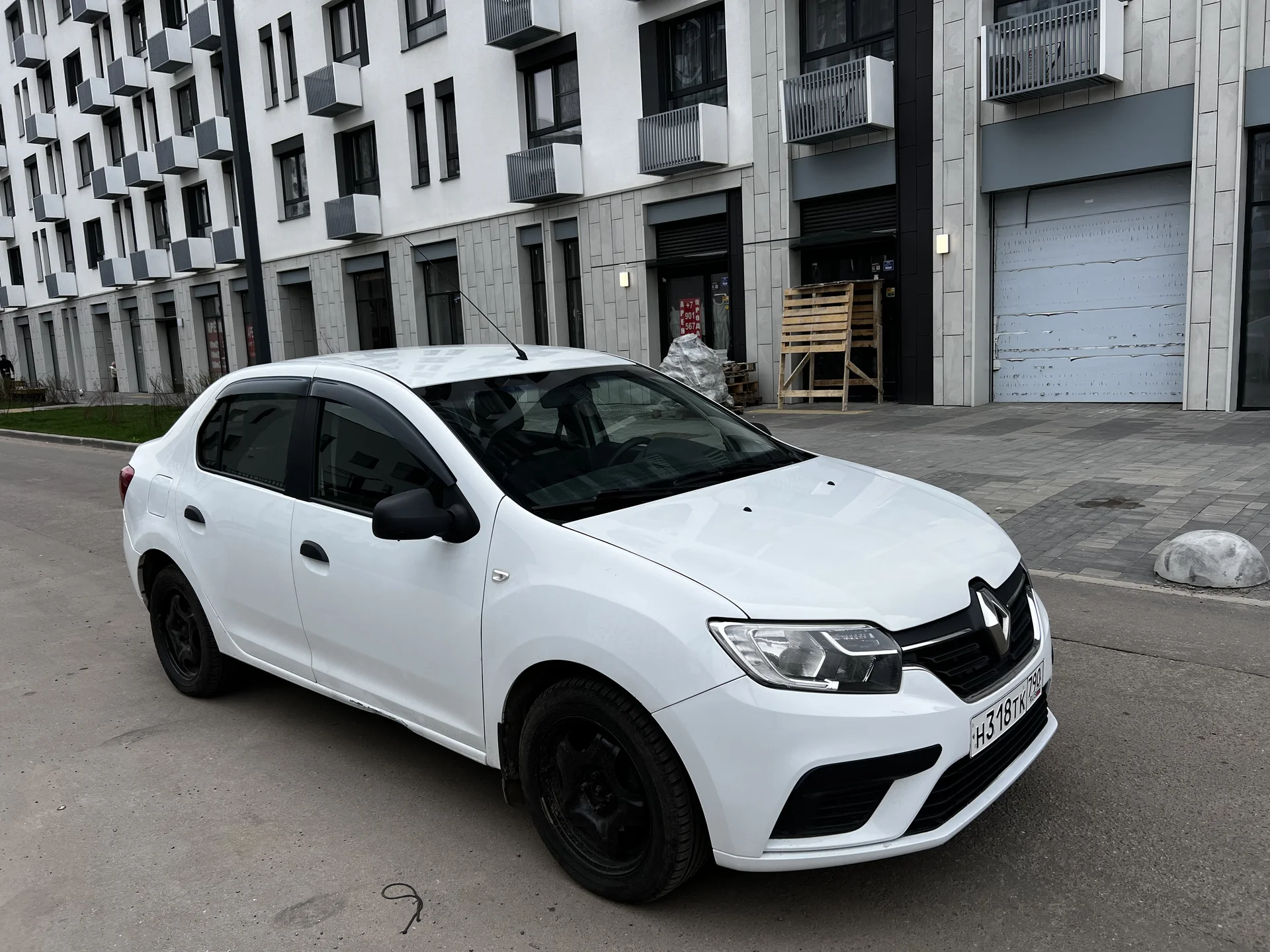 Renault Logan 2018 Не такси - миниатюра 2