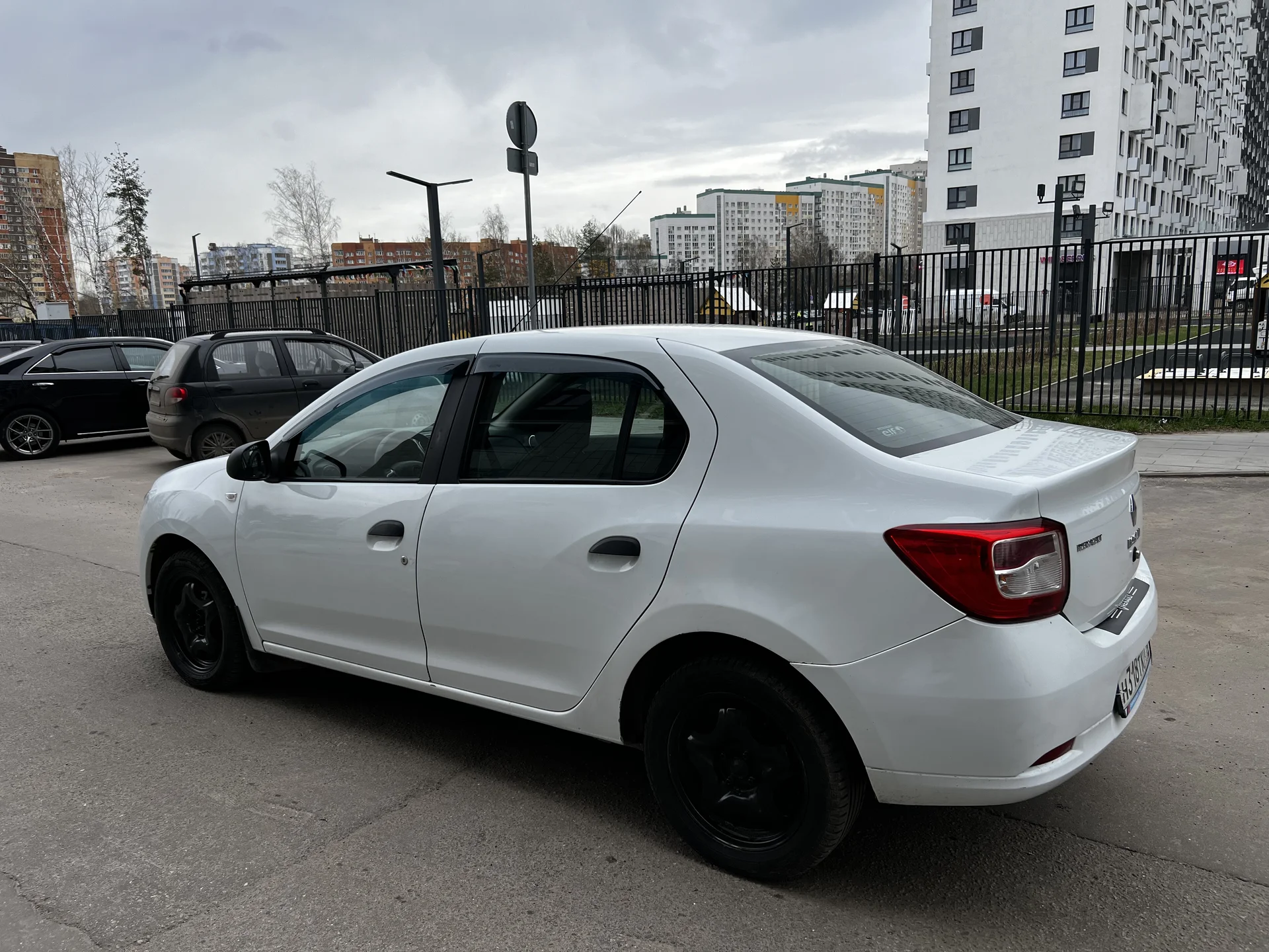 Renault Logan 2018 Не такси - миниатюра 3