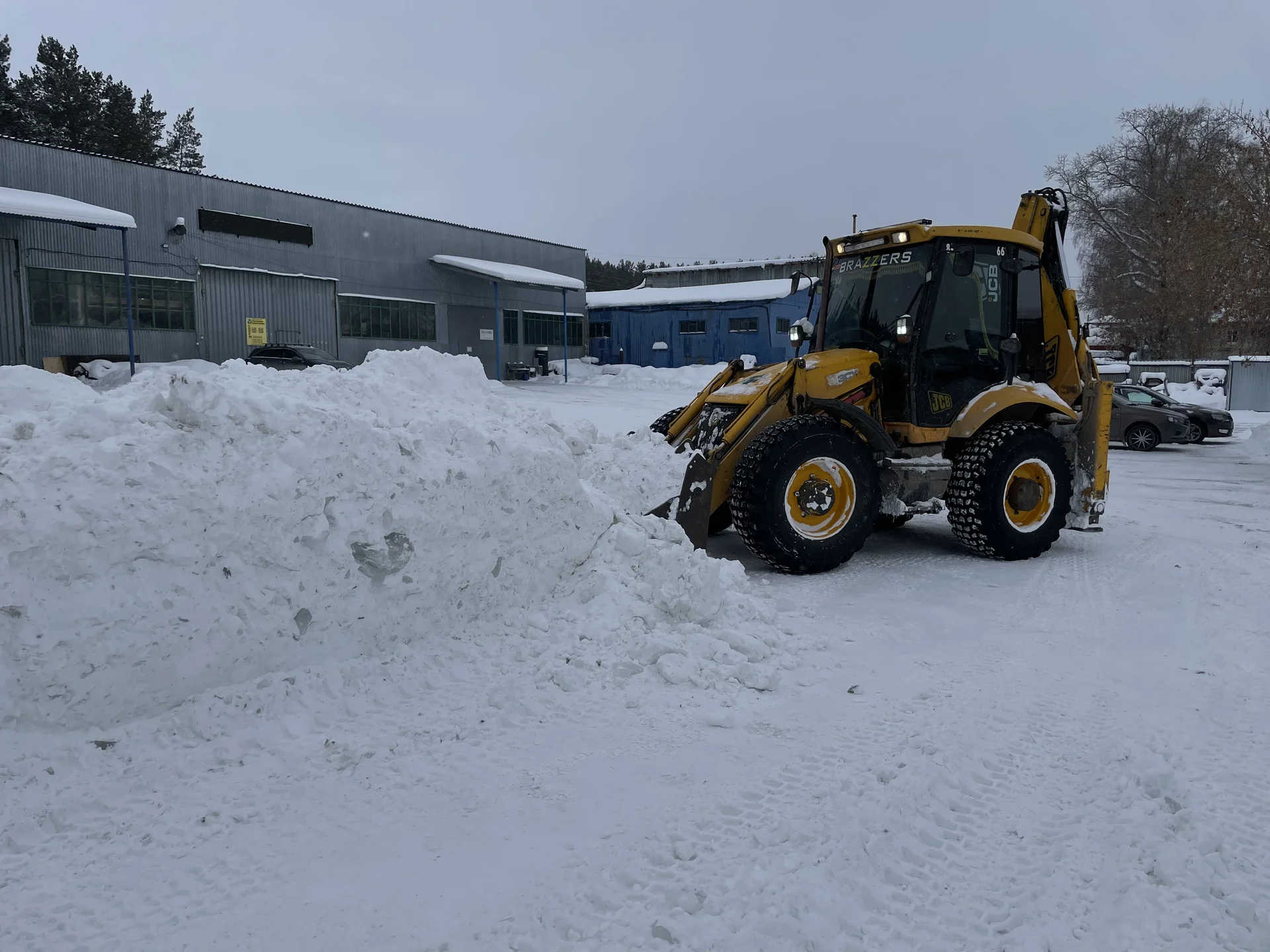 услуги экскокатора погрузчика JCB - изображение 1