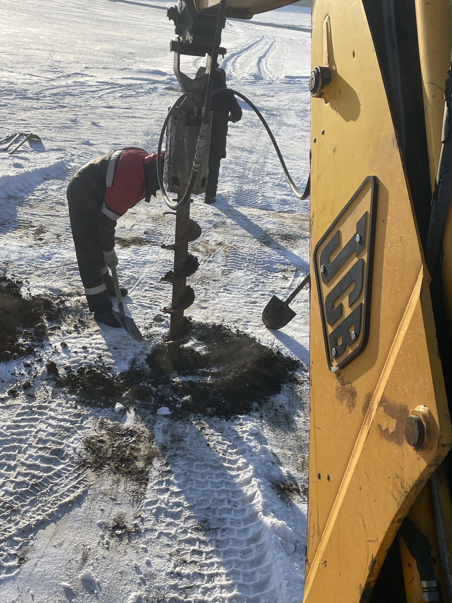 услуги экскокатора погрузчика JCB - миниатюра 3
