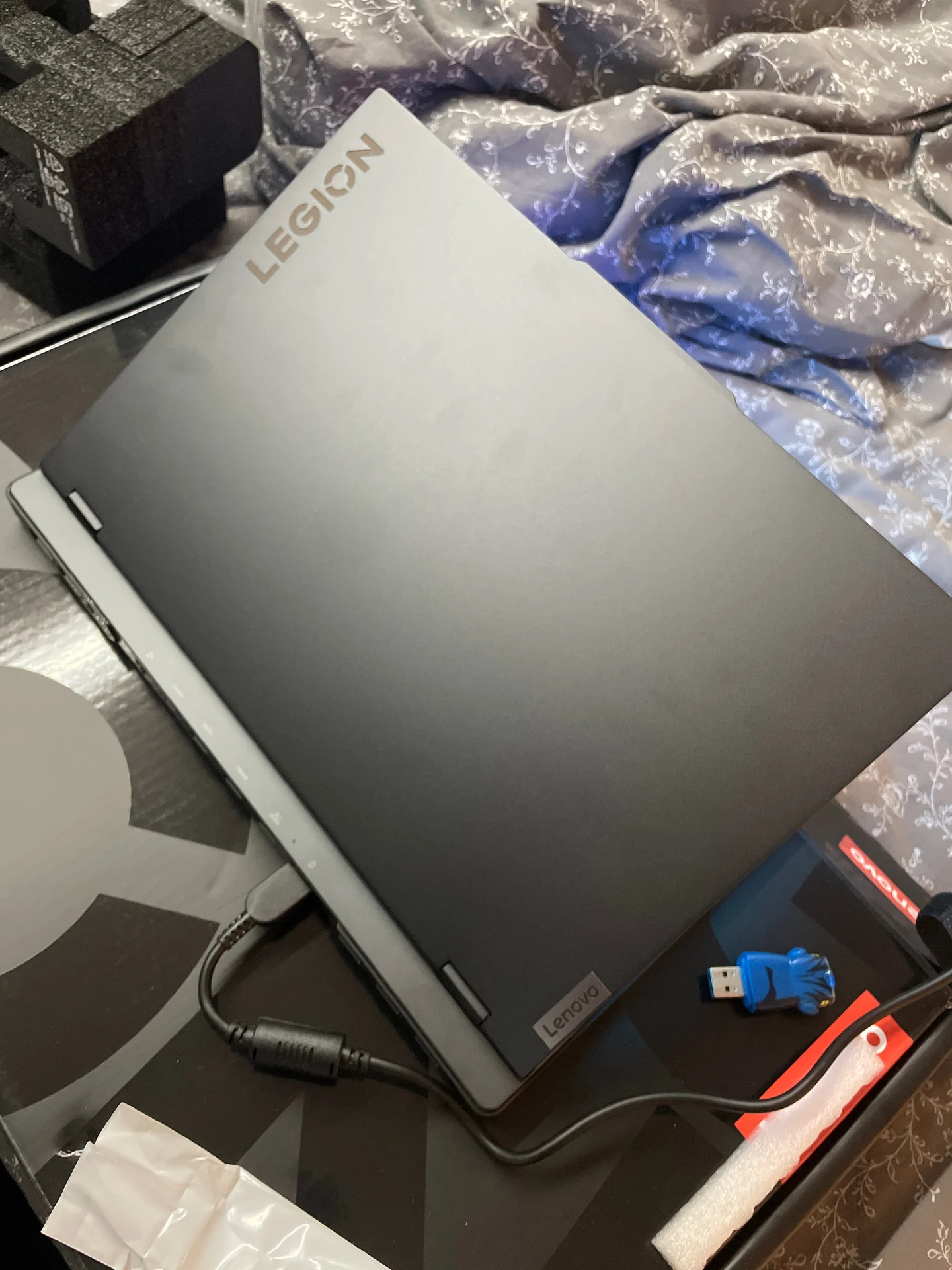 Lenovo Legion Pro 7 1,5 TB SSD 16IRX8 i9 4070 32gb - миниатюра 3