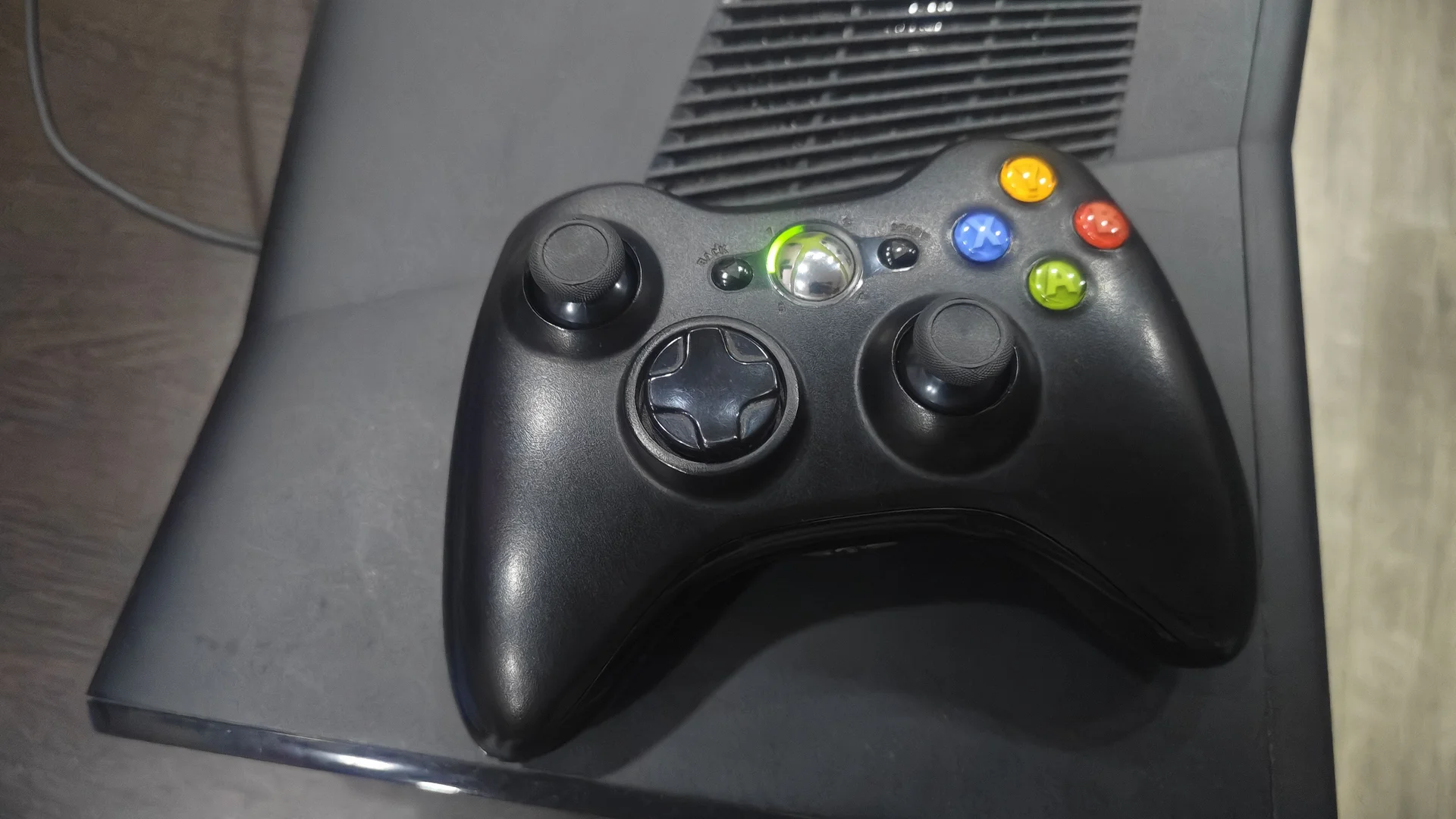 Игровая приставка Xbox 360 250Gb Freeboot - миниатюра 2