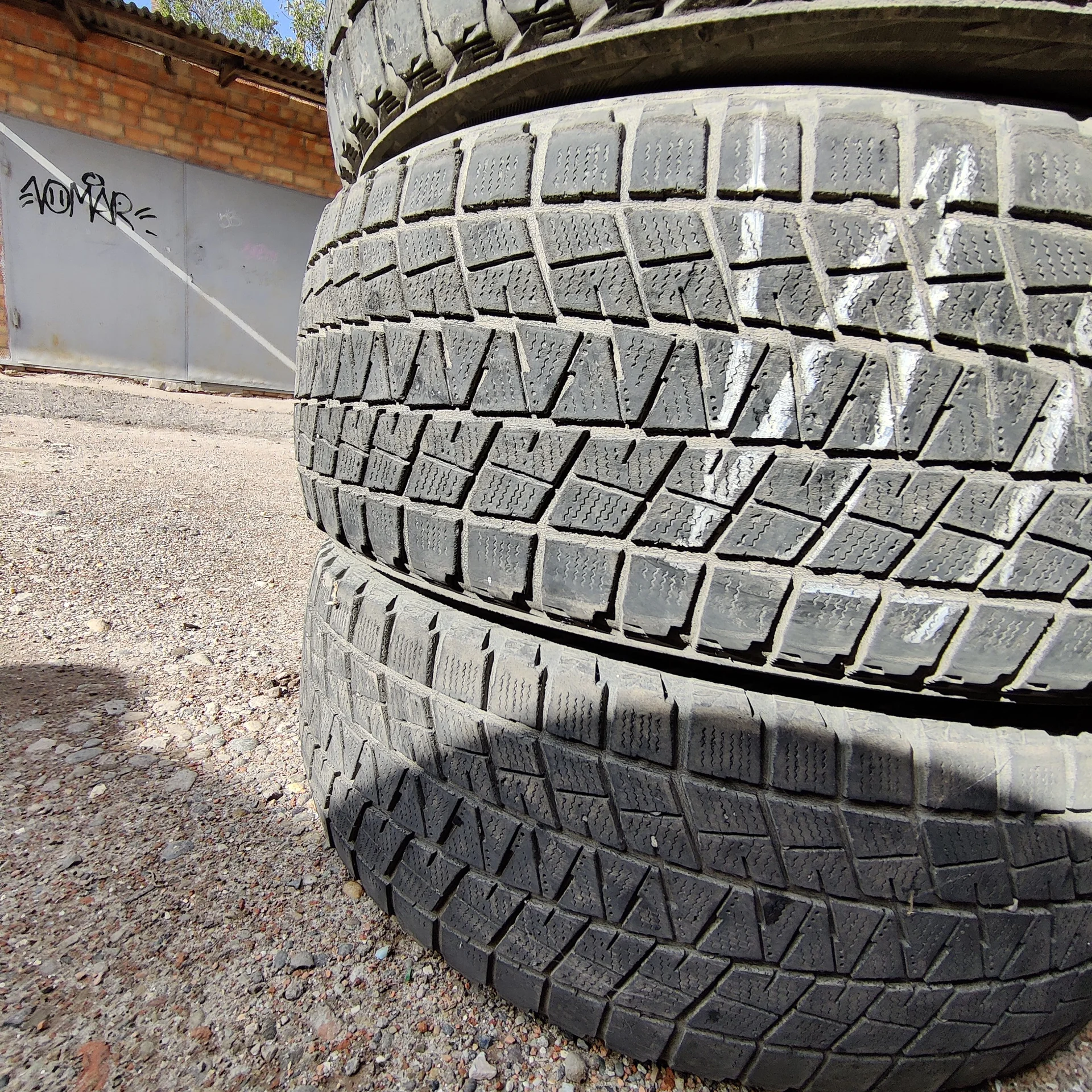 зимняя резина Bridgestone Blizzak DM-V1 235 60 18 - миниатюра 2