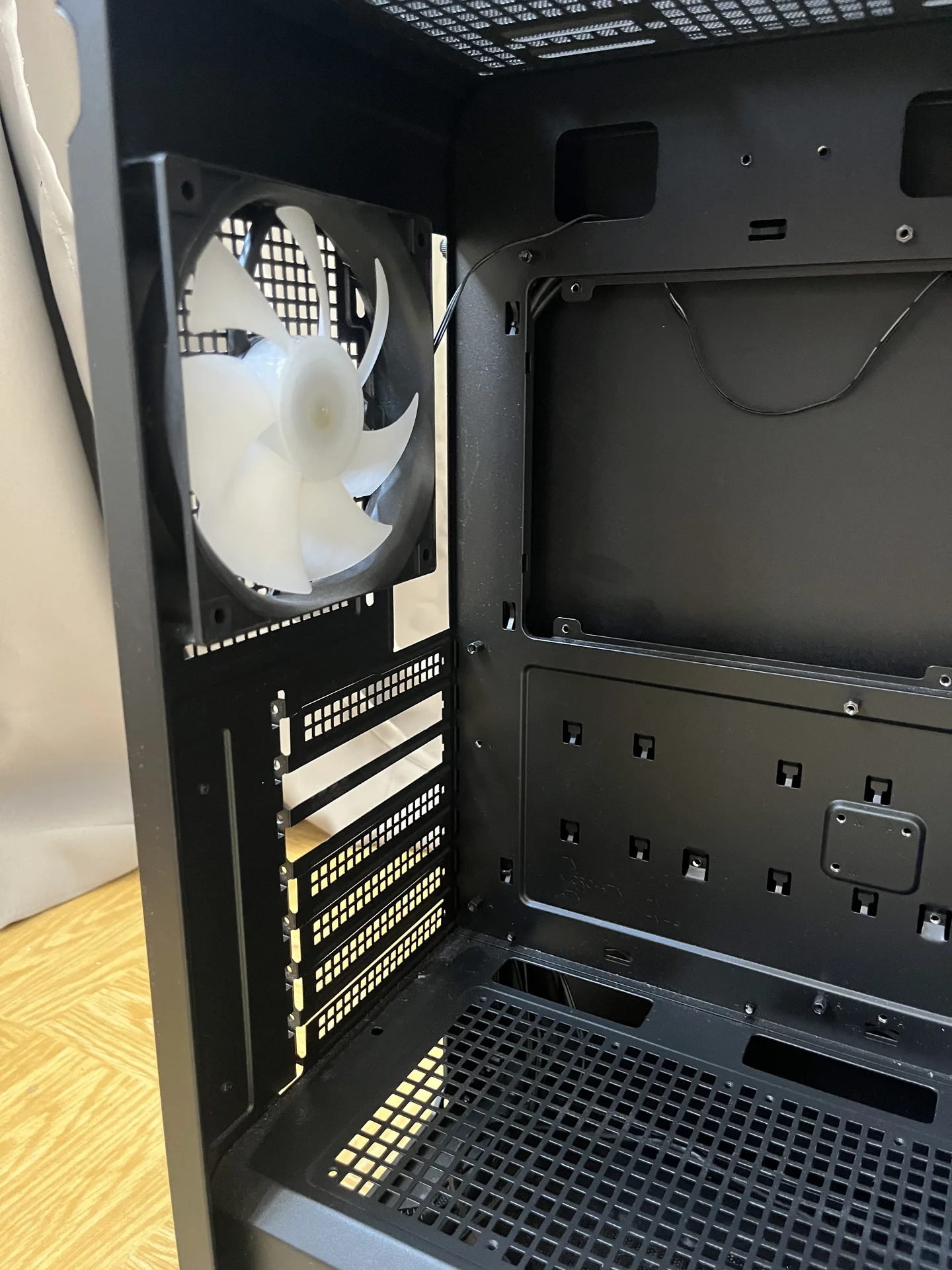 Корпус DEEPCOOL CC560 V2 [R-CC560-BKGAA4-G-2] черный - миниатюра 4