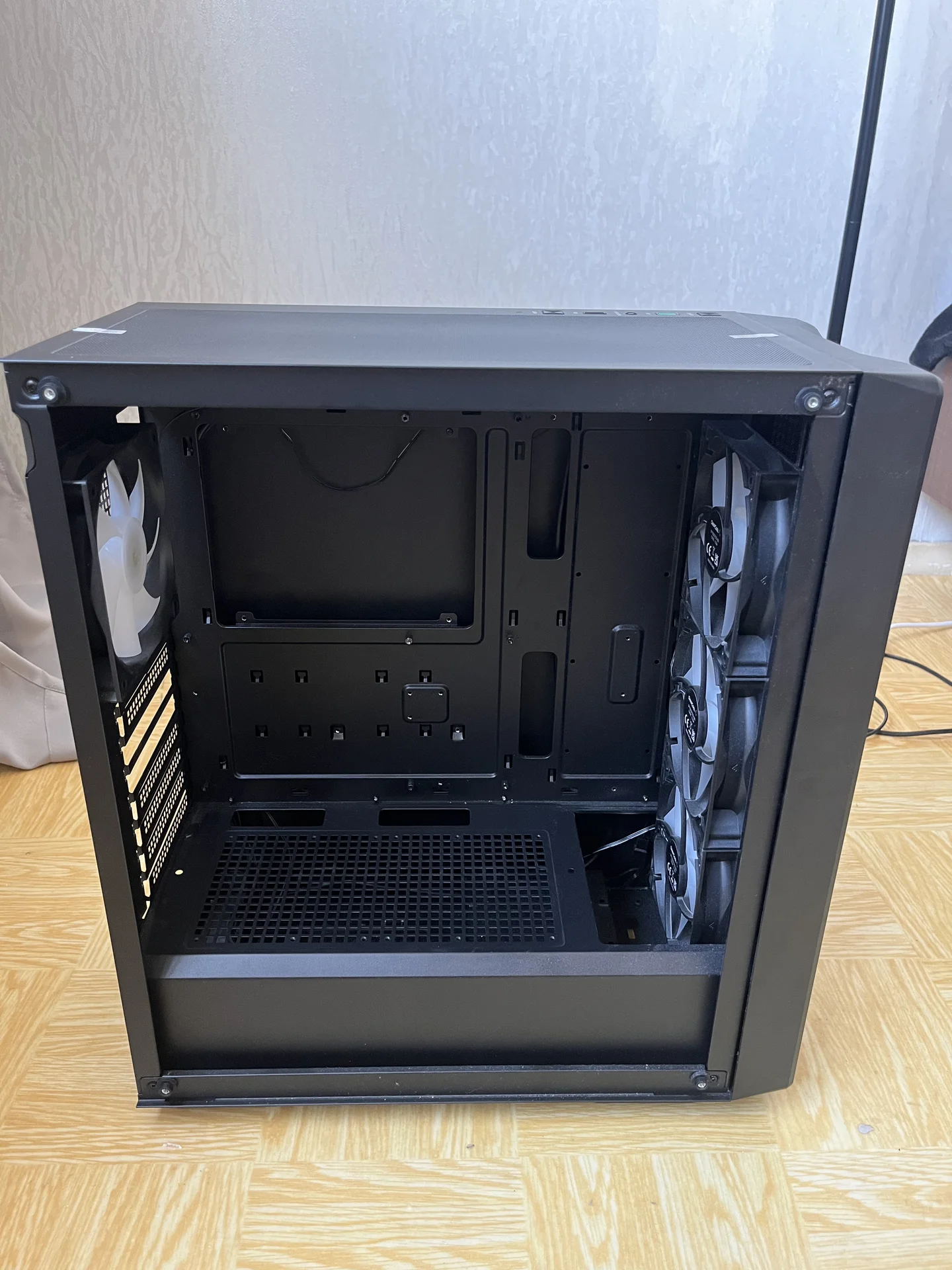 Корпус DEEPCOOL CC560 V2 [R-CC560-BKGAA4-G-2] черный - миниатюра 6