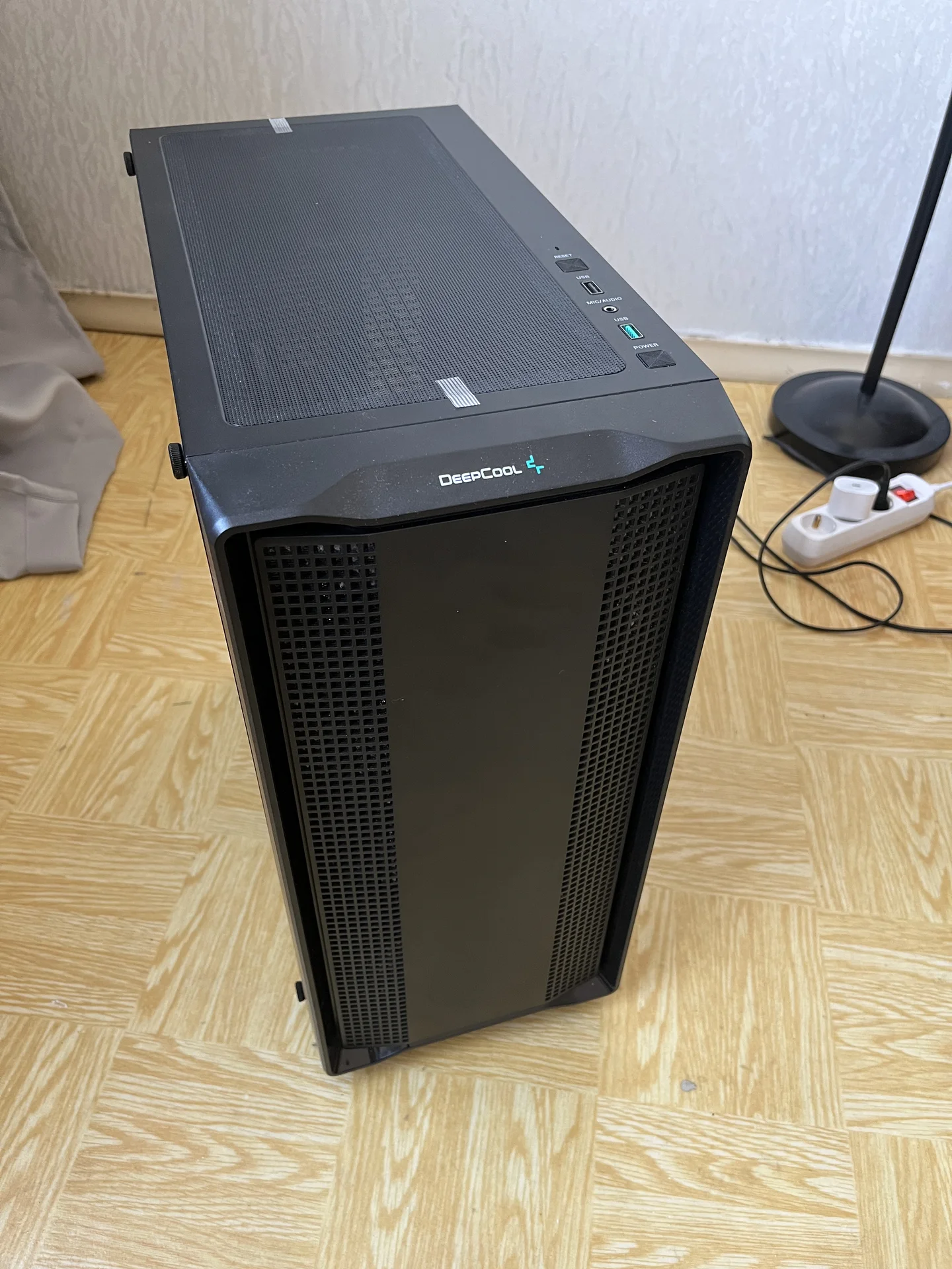 Корпус DEEPCOOL CC560 V2 [R-CC560-BKGAA4-G-2] черный - миниатюра 9