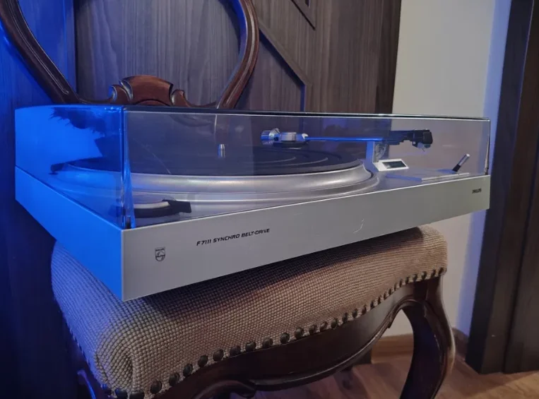 Проигрыватель пластинок Philips - миниатюра 2