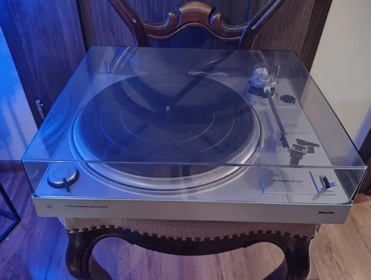 Проигрыватель пластинок Philips - миниатюра 5