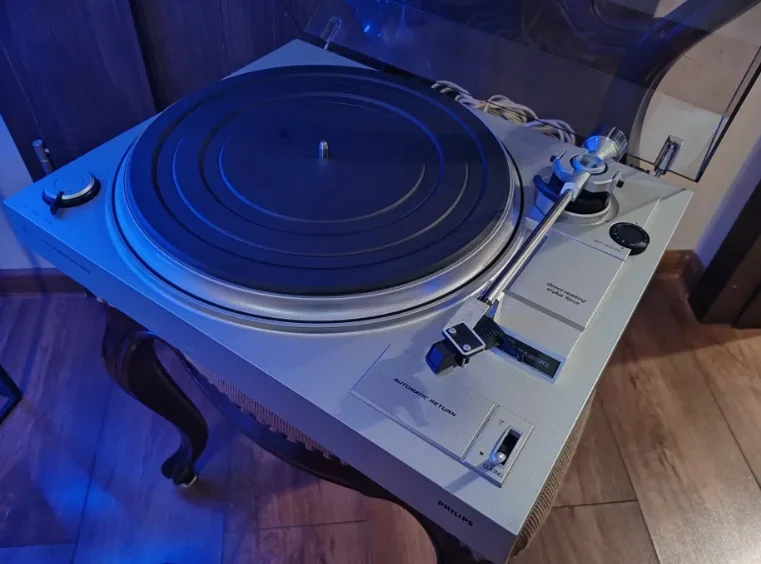Проигрыватель пластинок Philips - миниатюра 6
