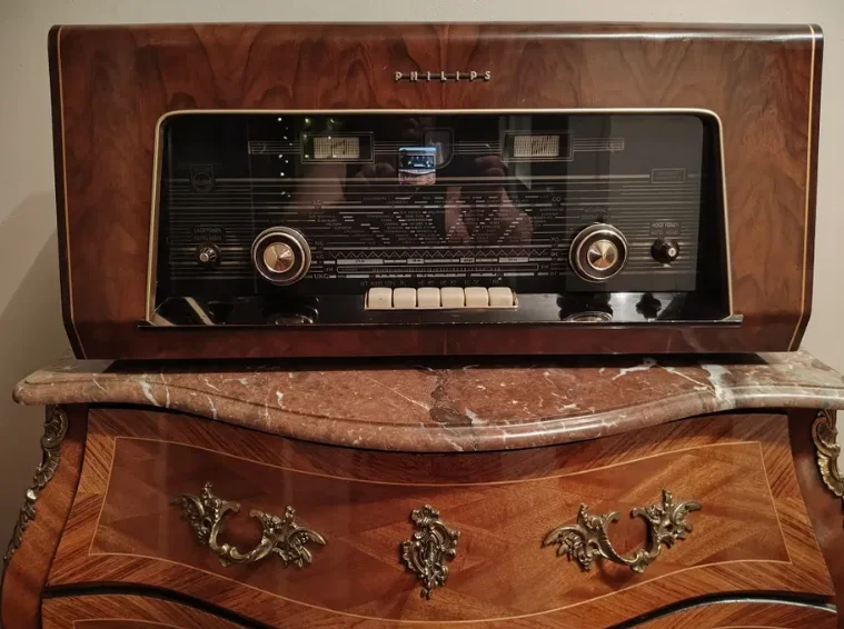 Радиоприемник ламповый Philips - изображение 1