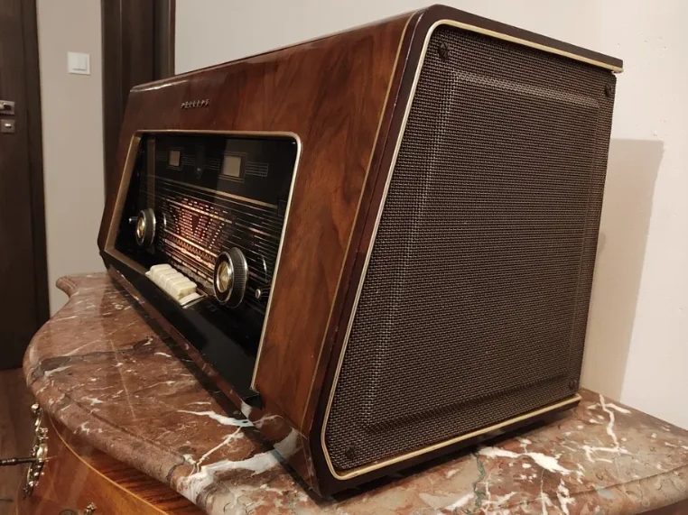 Радиоприемник ламповый Philips - миниатюра 3