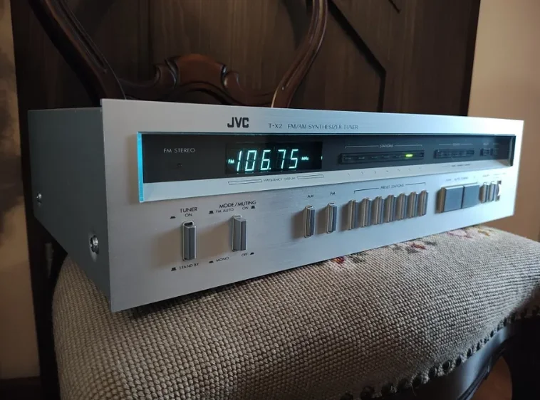 Тюнер, радио JVC - изображение 1