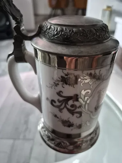 Кружка пивная, старинная, с крышкой. - миниатюра 3