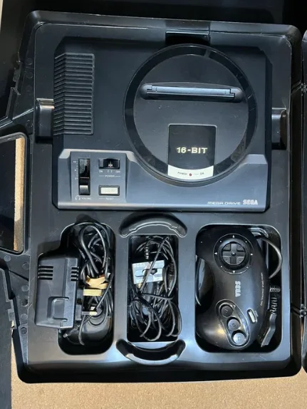 Приставка Sega Mega Drive 16 Bit, комплект - миниатюра 2