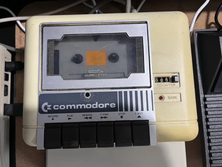 Компьютер Commodore 64, комплект - миниатюра 5