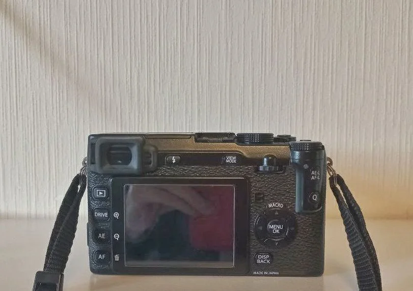 Fujifilm X-E1 и объектив Fujinon XF 18-55mm f2.8 - миниатюра 2
