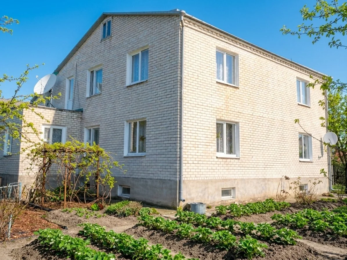 Продам / обменяю 2-этажный коттедж 250 м² в г. Лида, участок 10 соток - миниатюра 2