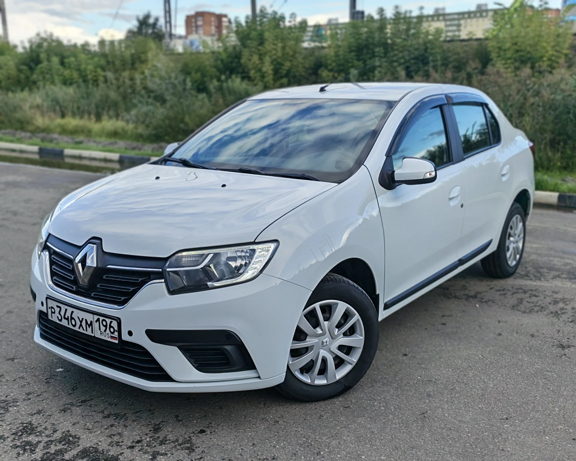 Продаю Рено Логан - изображение 1