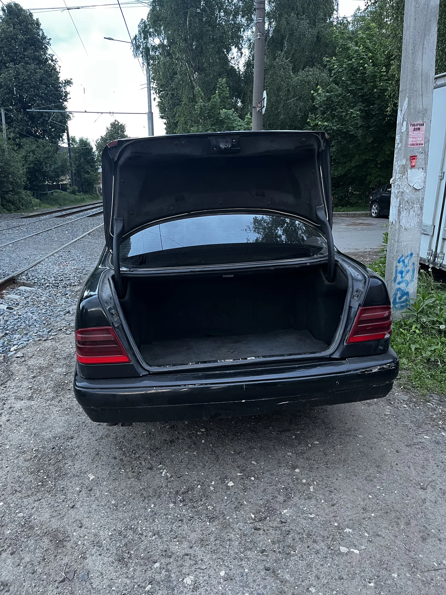 Mercedes E220 - миниатюра 5