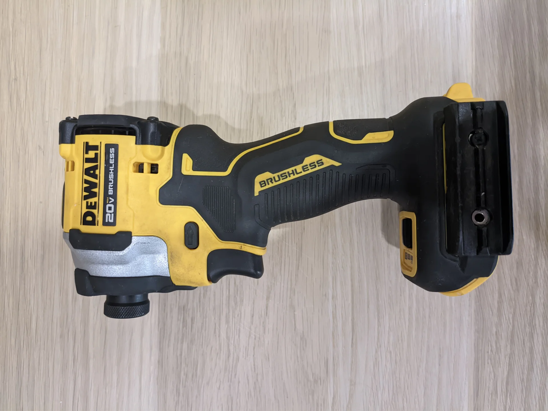 винтовёрт импакт DeWalt dcf850 - миниатюра 2