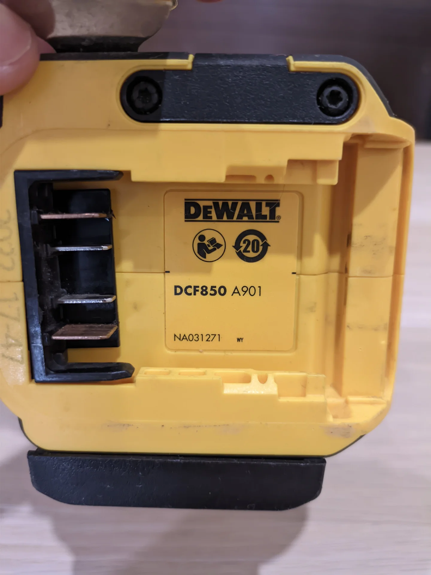 винтовёрт импакт DeWalt dcf850 - миниатюра 4