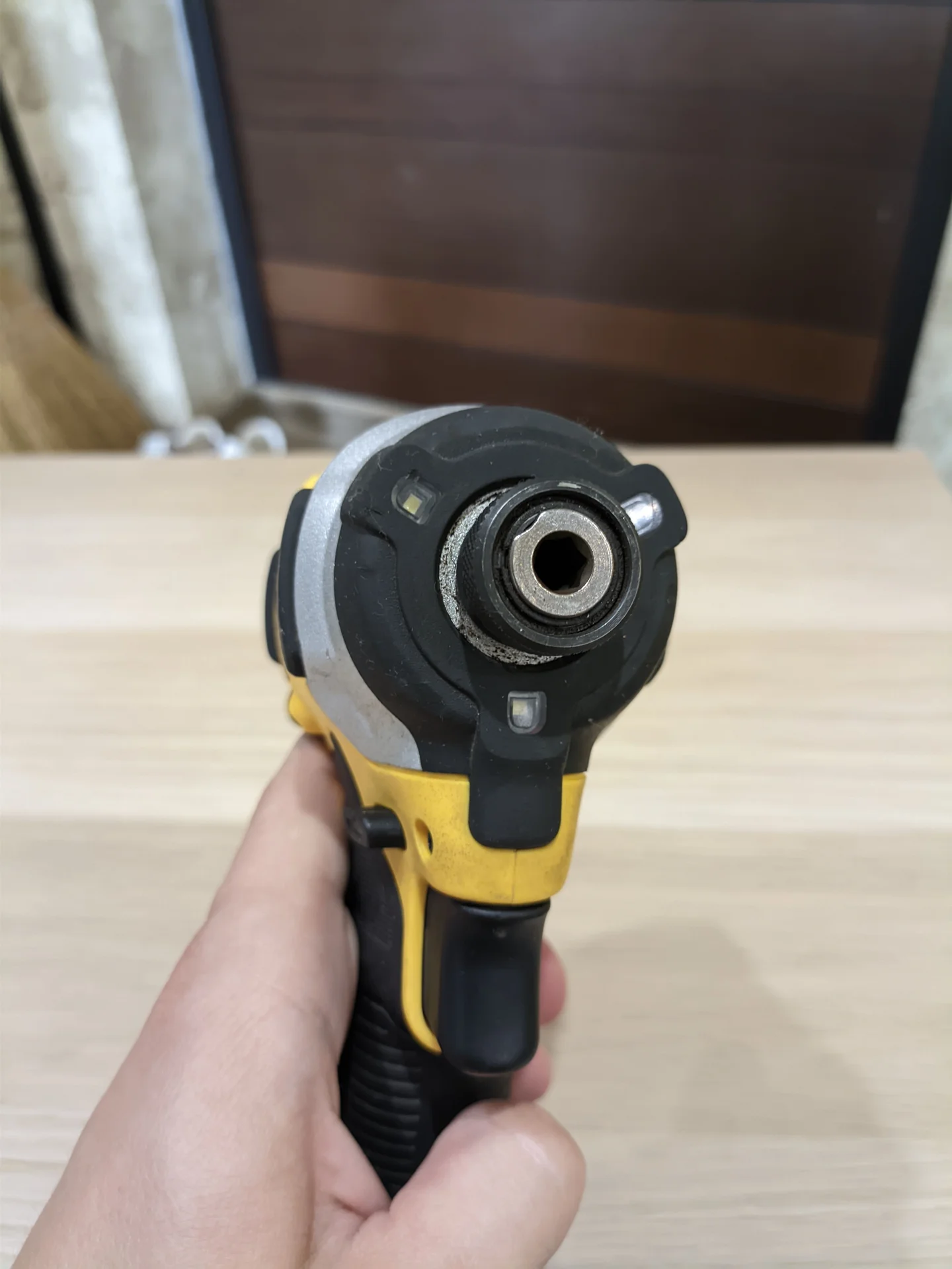 винтовёрт импакт DeWalt dcf850 - миниатюра 5