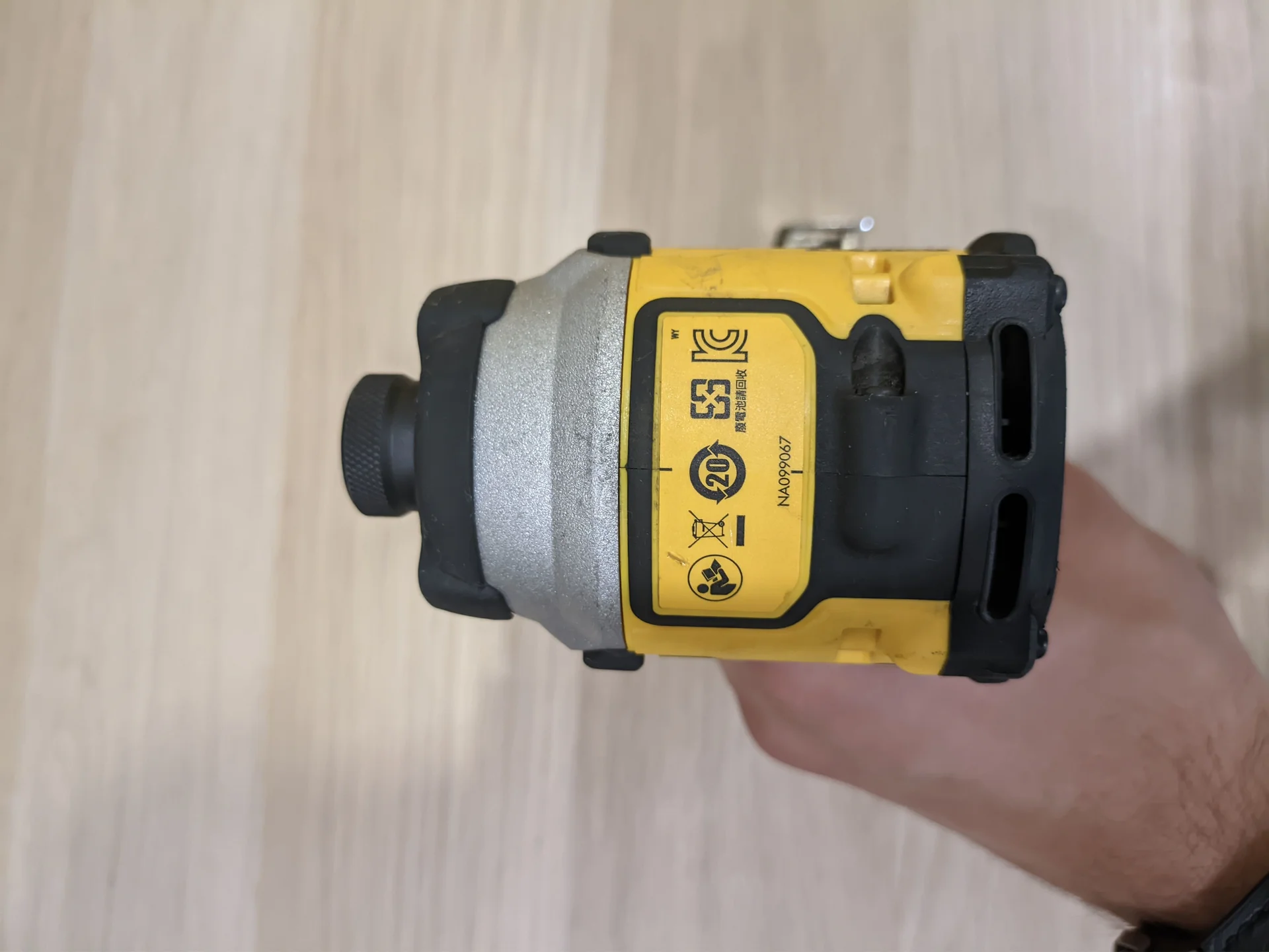винтовёрт импакт DeWalt dcf850 - миниатюра 8