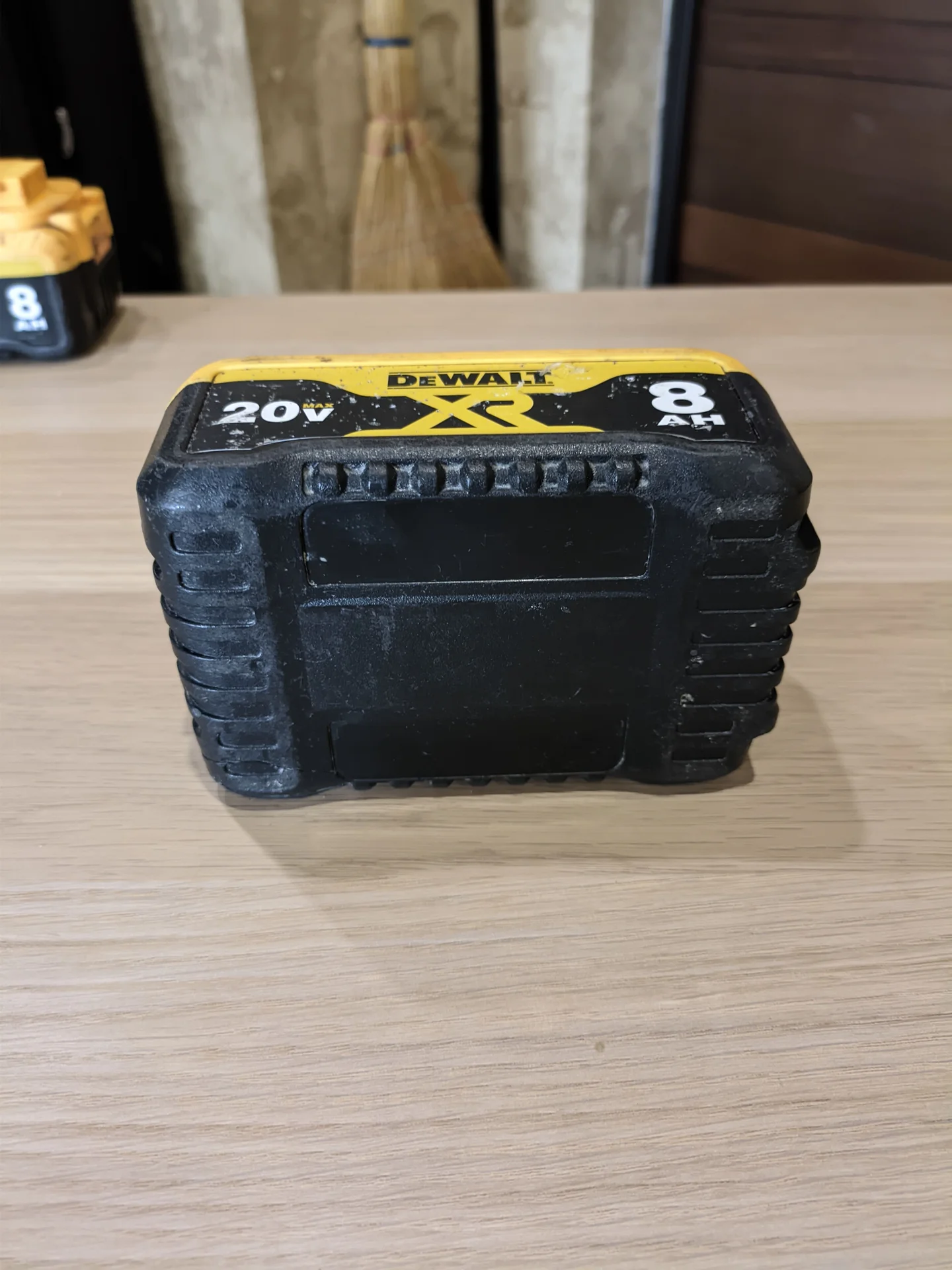 АКБ 8ah DeWalt (аналог) - миниатюра 4