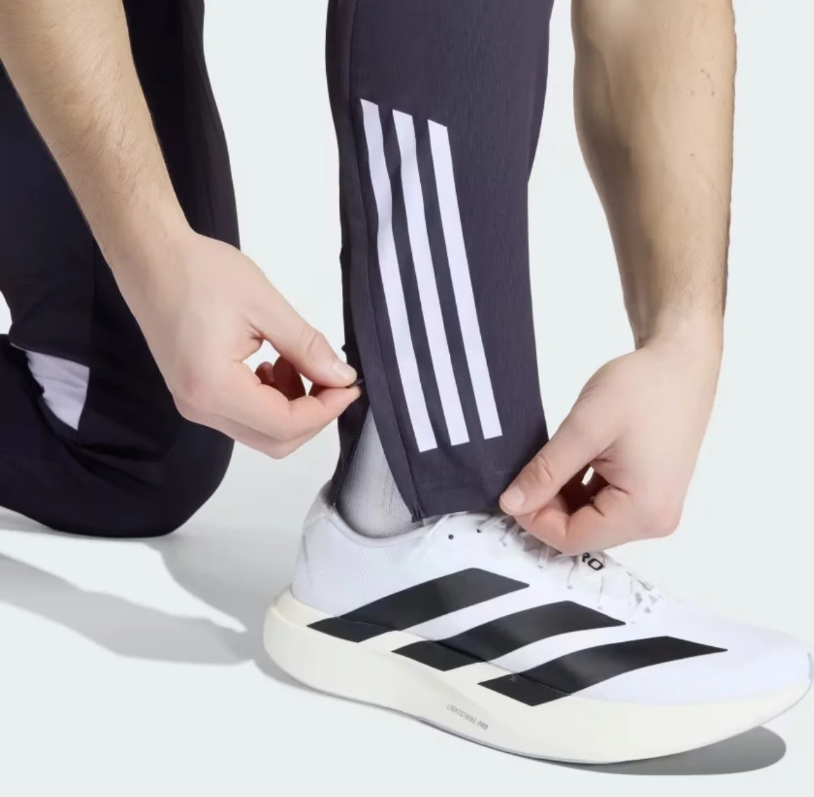 Спортивные брюки adidas manchester united - миниатюра 3