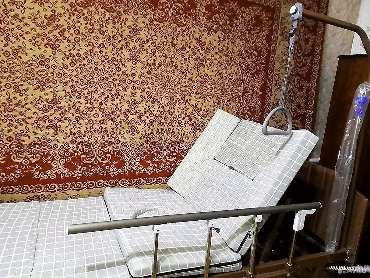 Медицинская кровать для лежачих больных G11 рассро - миниатюра 2