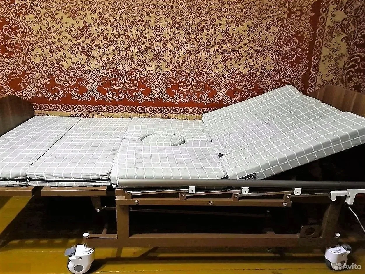 Медицинская кровать для лежачих больных G11 рассро - миниатюра 3