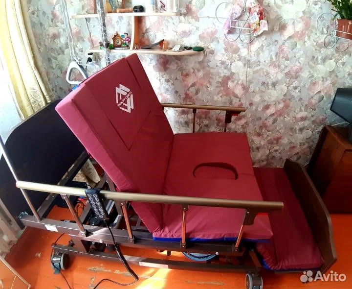 Медицинская кровать мет для лежачих больных рассро - изображение 1