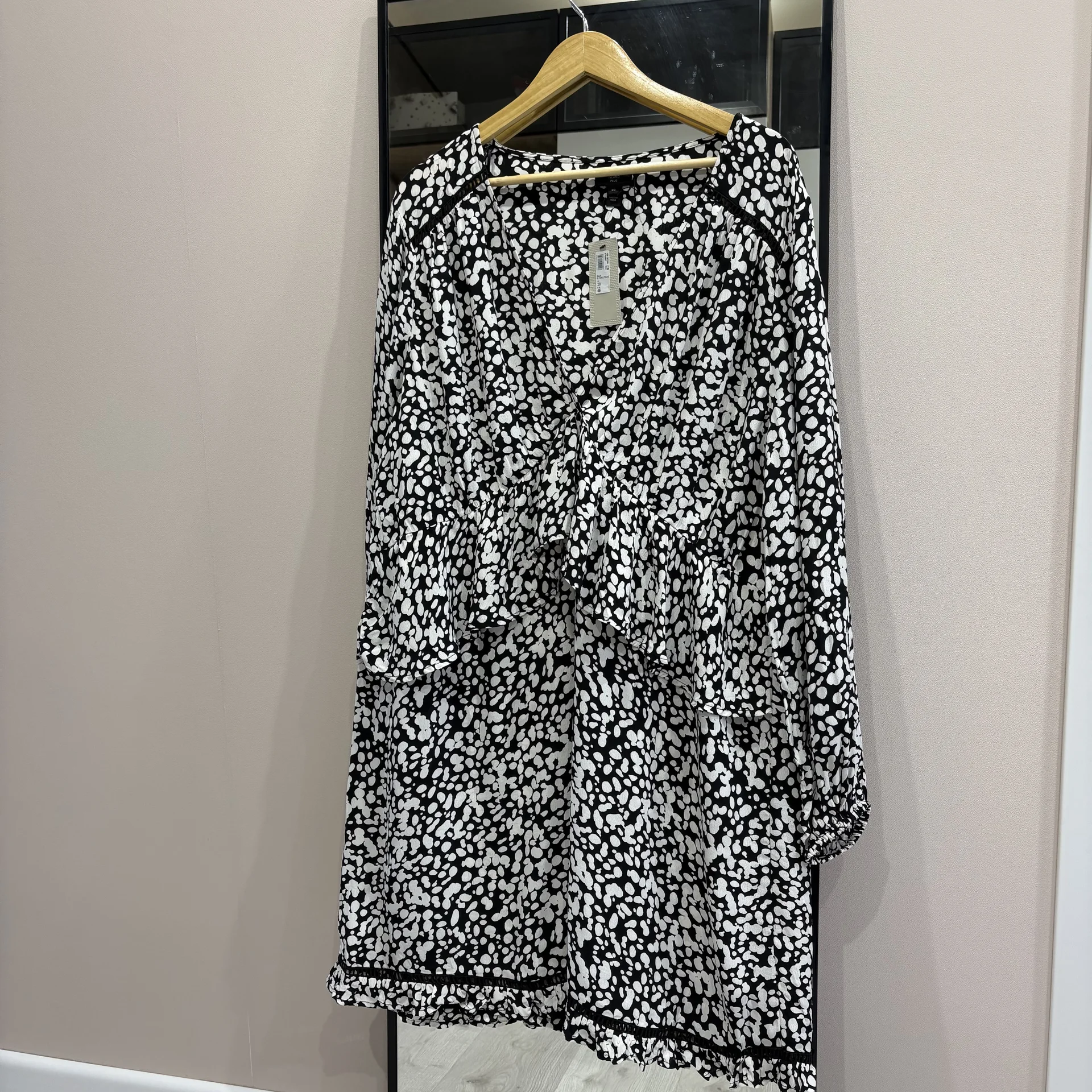 Платье новое р.52-54 River Island - изображение 1