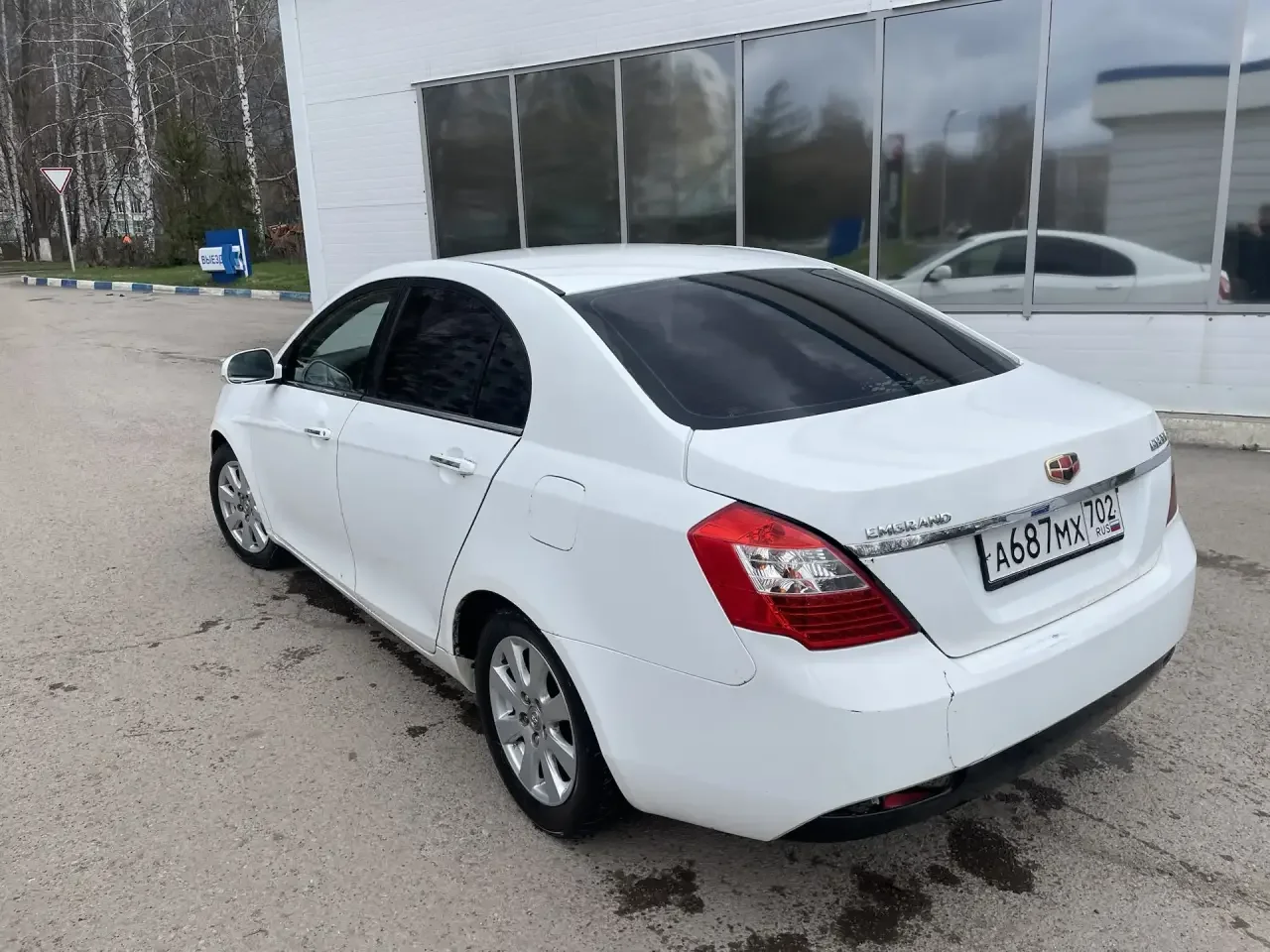 geely emgrand - миниатюра 3