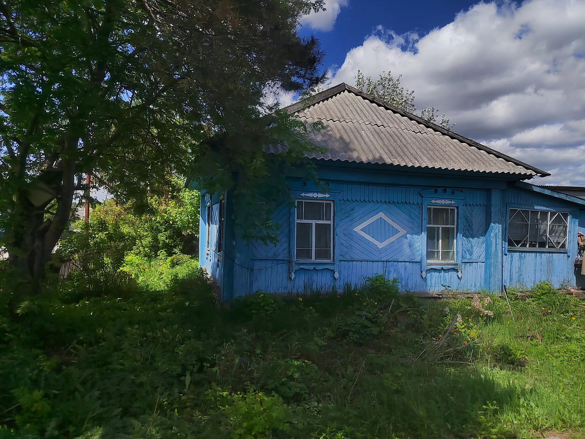 Отдельно стоящий дом с участком. - миниатюра 2