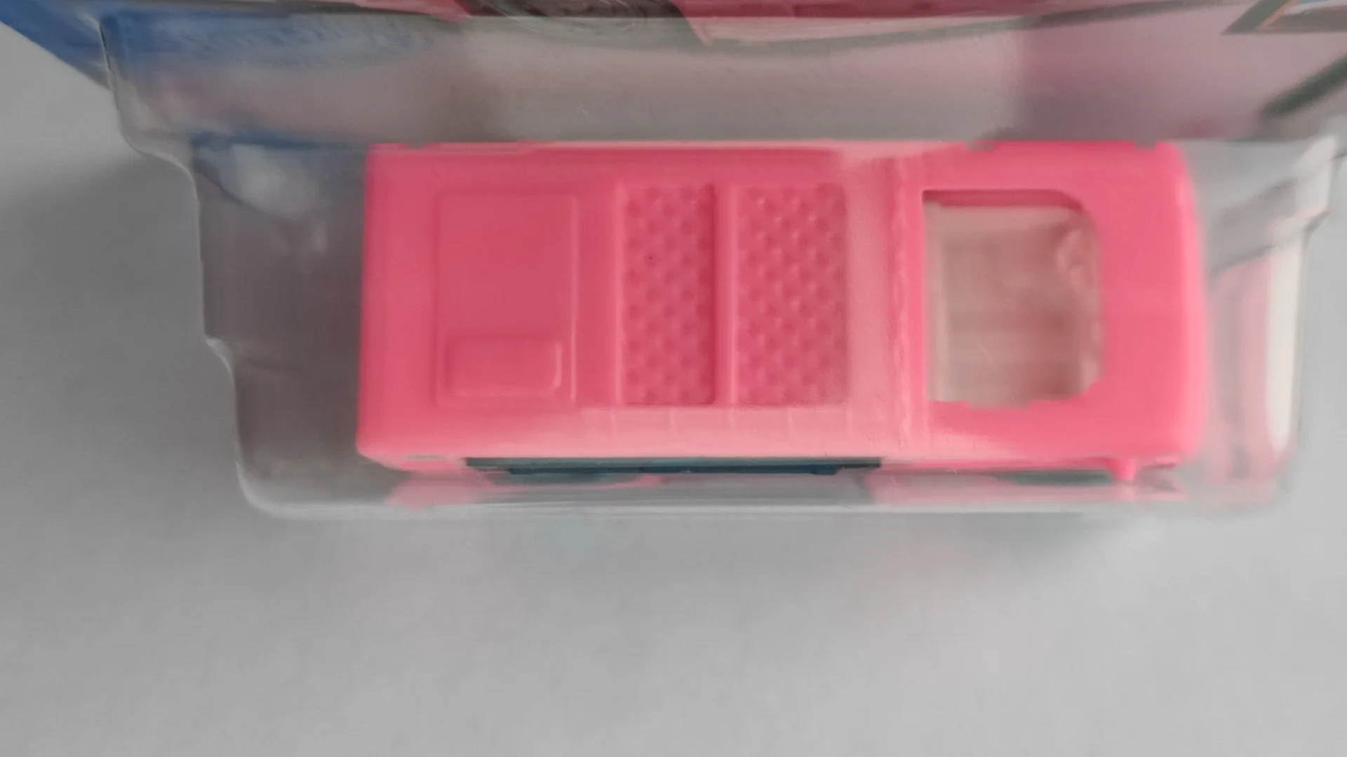 Hot Wheels Barbie Dream Camper - миниатюра 3