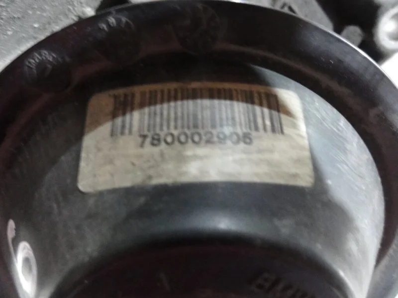 Насос водяной (помпа) BMW X6 E71 N57D30B 2013 - миниатюра 4