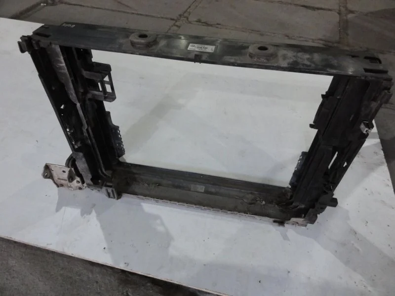 Рамка радиаторов (кассета) BMW 7 F02 N63B44A 2010 - изображение 1