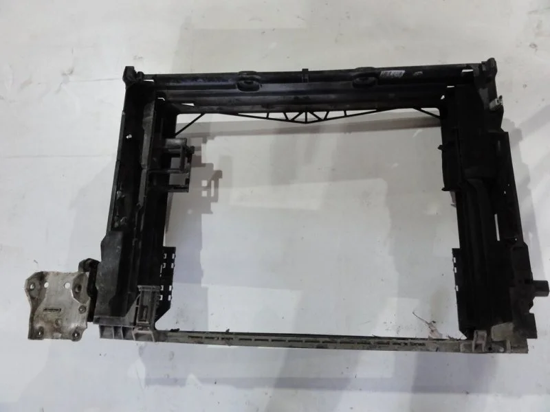Рамка радиаторов (кассета) BMW 7 F02 N63B44A 2010 - миниатюра 3
