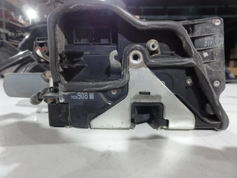 Замок двери передний правый BMW 7 E65 N62B44A 2002 - миниатюра 3