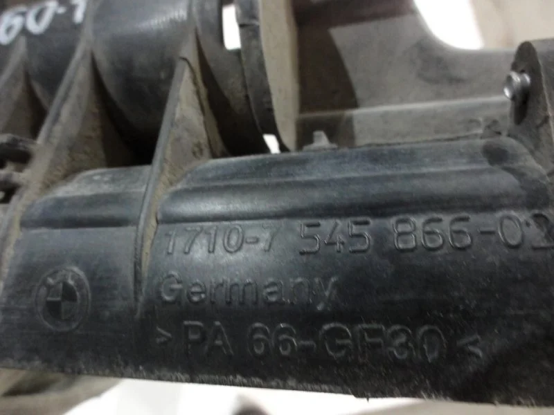 Рамка радиаторов (кассета) BMW 5 E60/E61 N46B20BE - миниатюра 4